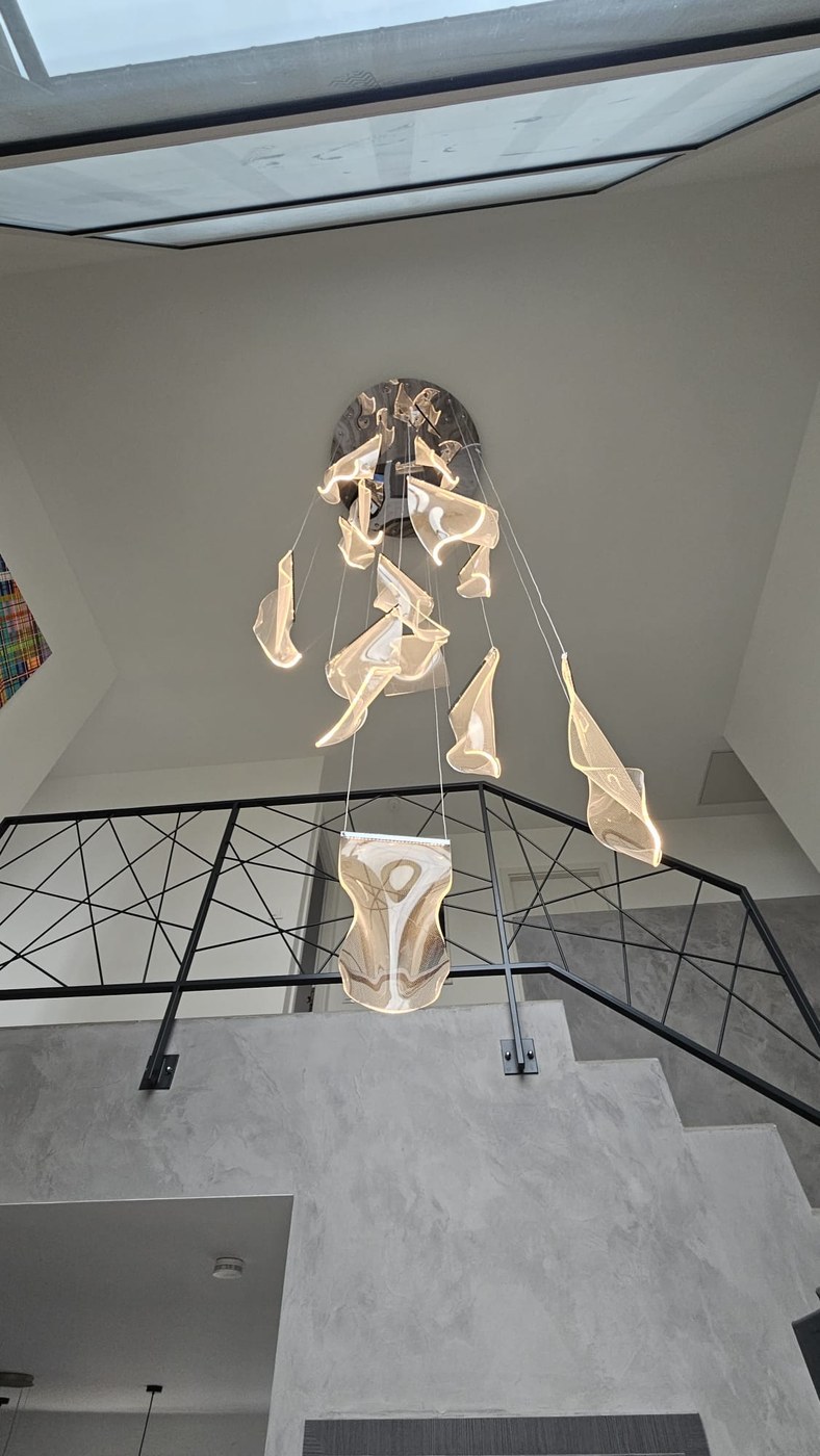 Lustre artistique — vue latérale